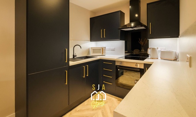 Central Aberdeen Apartment | West End Retreat-SJA Stays-2 Bed Self Contained