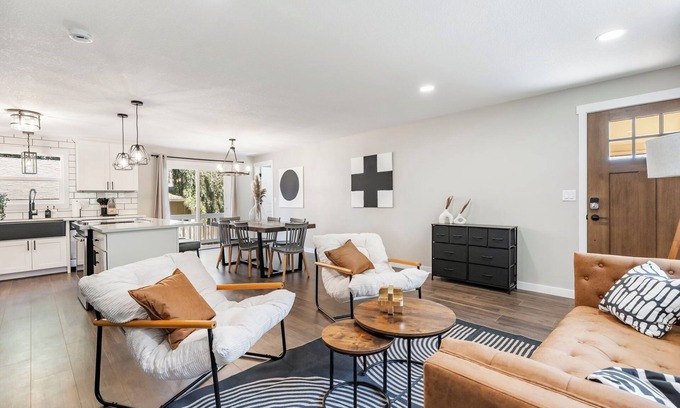 Rosemont Summit House | West Linn Wanderlust: Your Mid-Term Retreat