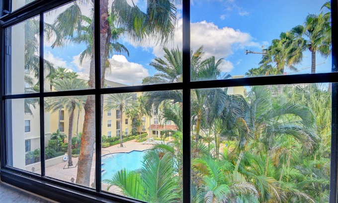 Downtown West Palm Beach Apartment | West Palm Beach Condominium Apartment located in the heart of CityPlace