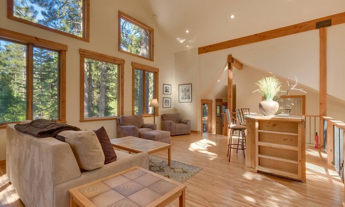 Sunnyside House | West Pine By Tahoe Getaways - Private , Hot Tub, Pool Table, Pet Friendly