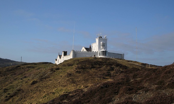 Llaneilian House | WEST POINT LYNAS LIGHTHOUSE KEEPER'S COTTAGE, pet friendly in Amlwch