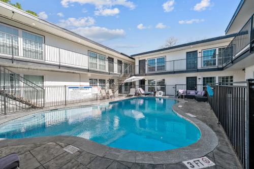 South Central Houston Apartment | West U Studio, Near Med Center, Stadiums & Zoo