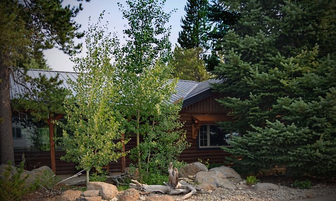 West Yellowstone Cabin | West Yellowstone Lodging - Two Feathers Cabin, the adventure begins here!