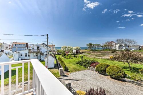 Westbrook Center House | Westbrook Home with Ocean Views - Walk to Beach