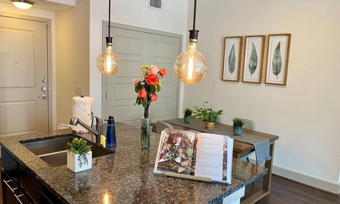 Woodlake - Briar Meadow Apartment | Westchase Longterm pool 2B2B King fully equipped