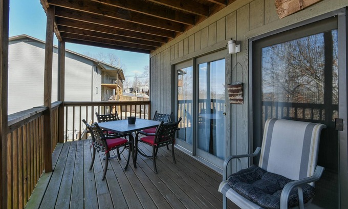 Notch Estates Cabin | Westcreek Ranch @ Notch - NO Stairs! 2 Pools, Fishing Lake, 1 Mile to Sdc!
