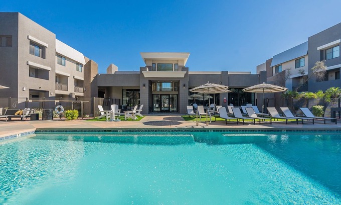 Glendale Sports and Entertainment District Apartment | Westgate Luxury Apartment
