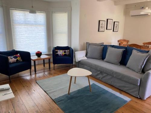 Bloomfield House | Westlake Cottages - Tulip Tree