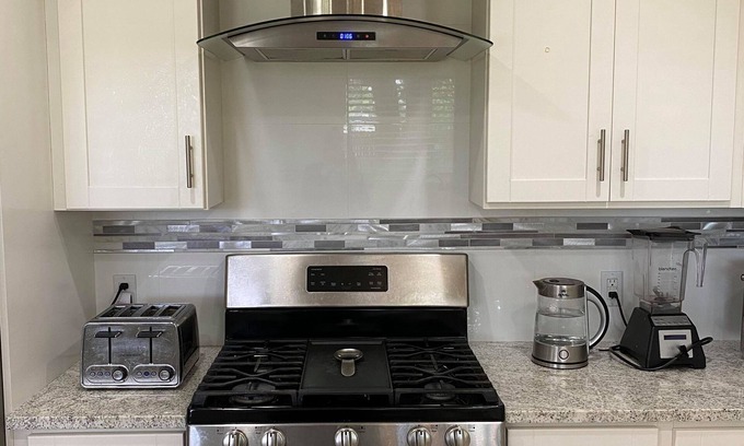 Pioneer Crossing House | Westlake Duplex Mins To Downtown, Zilker, Barton Springs