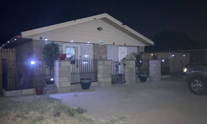 Wichita Falls House | WF Suites A&B 6 Bedrooms. Sleeps 12