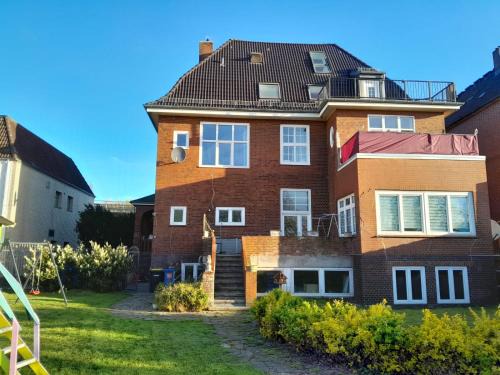 Heide Other | WG-Zimmer in Villendachgeschoß nahe am Bahnhof