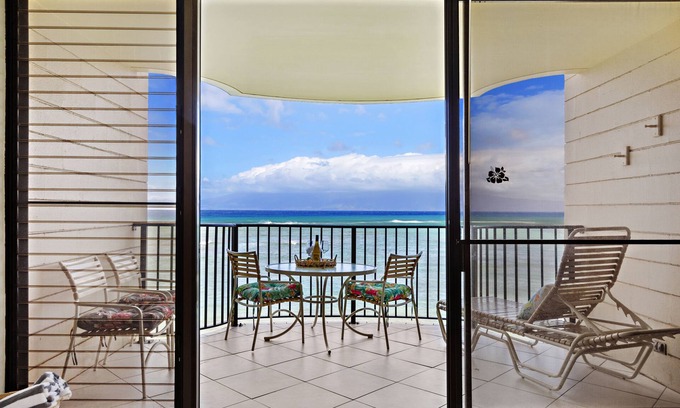 Kahana Condo | Whale Tales & Ocean trails , views you'll love
