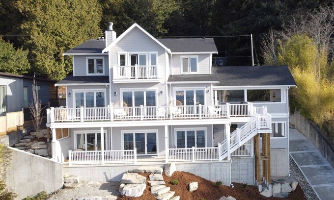 Roberts Creek House | Whale Watching from a Luxury Waterfront Home!