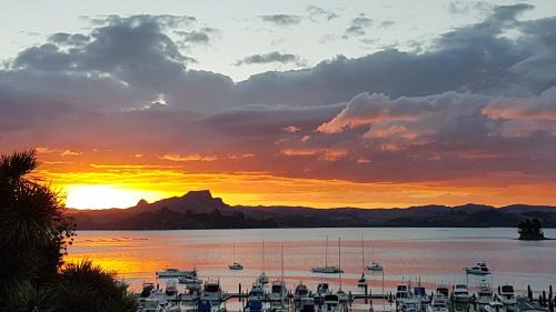 Whangaroa Hotel | Whangaroa Lodge Motel
