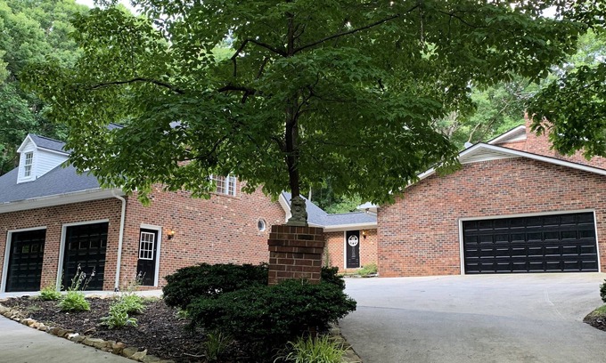 Randleman Apartment | What If Randleman, NC En Suite Room in Private Home close to NC Zoo & the Triad!