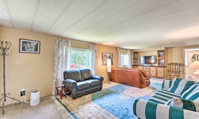 Wheatland House | Wheatland Wyoming 3 bed, 2 bath Rec.and Relaxation
