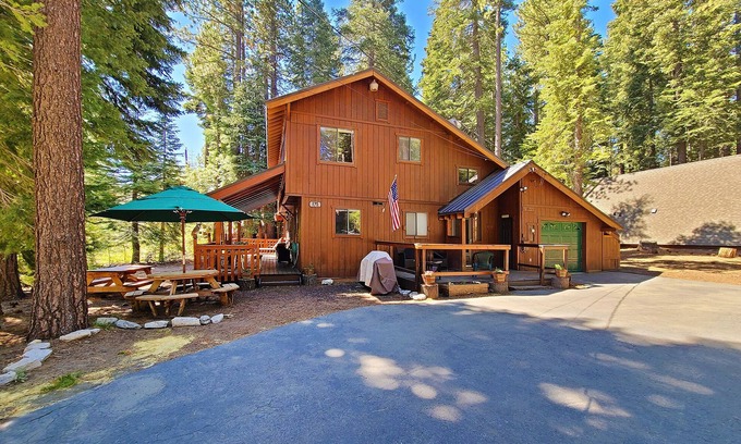 Sunnyside House | Wheelehan House - Close to Tahoe City & Tahoe Park HOA Beach Access!
