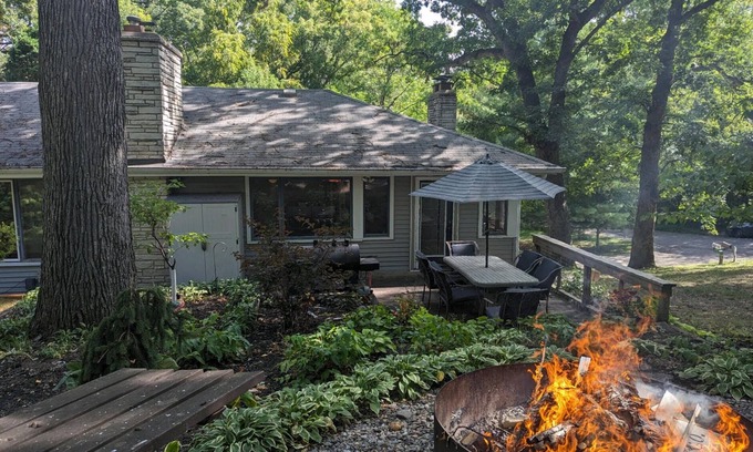 Minnetonka House | Where City Meets Tranquility