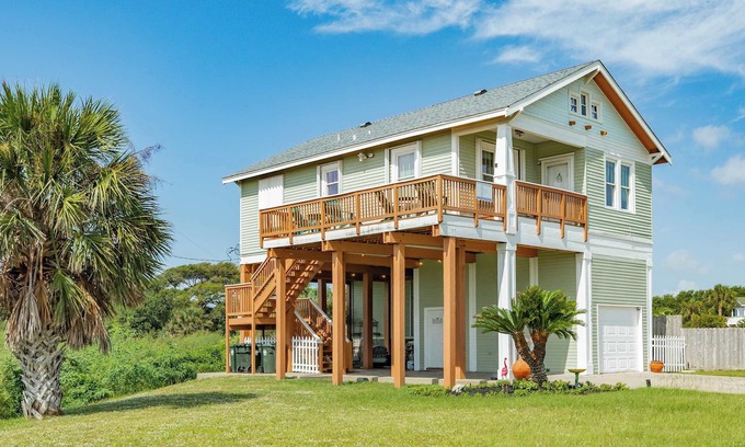 Pirates Beach House | Where Designer Style Meets Laid-Back Beach Life