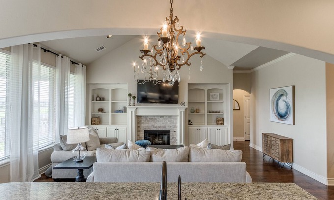 Edmond House | Where Luxury Meets Family-Friendly Living!