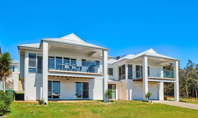 Crowdy Head House | Where you feel the breeze on your face and the sand on your feet in Crowdy