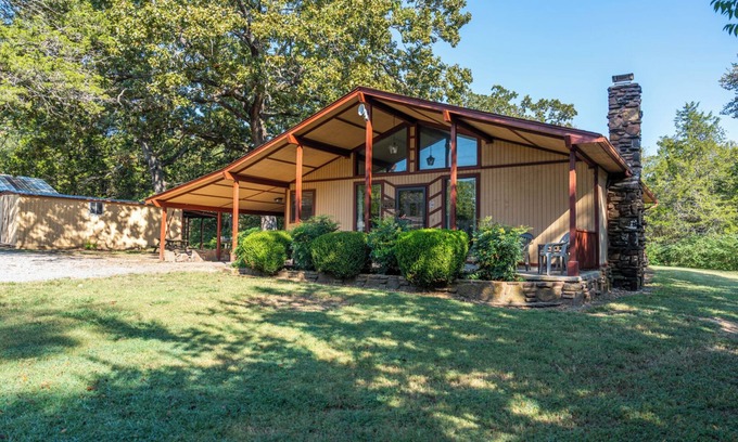 Weatherford House | Where You’ll Have the Most Fun! Minutes’ Drive to Peek-A-Boo Petting Zoo