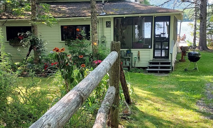 Abbot House | Whetstone Pond Cottage on the Lake