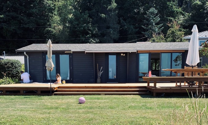 Freeland Cabin | Whidbey Island Beachfront Cabin No-Bank Sandy Beach + Sunset Views