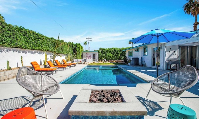 Racquet Club South House | Whimsical Style @ Rock Themed Home w/Pool & Spa