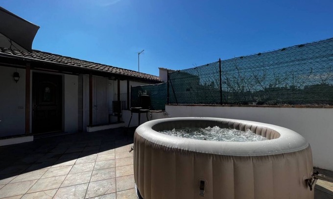 Sirolo House | [Whirlpool & BBQ]wifi, relaxation and private parking.
