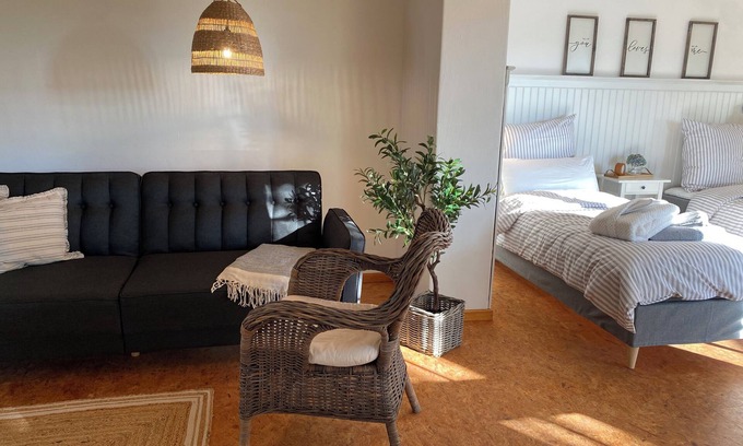 Westerheim Apartment | Whirlpool, terrace & country house style - dream vacation apartment on the Alb