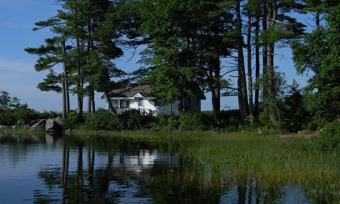 Damariscotta Cottage | Whispering Pines Cottage - Surrounded by Pemaquid Lake with beautiful views