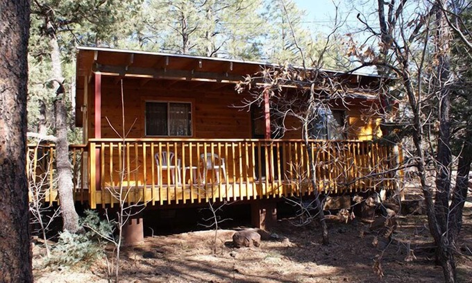 Pinetop-Lakeside Cabin | Whispering Pines - Cabin 30 (Spa Tub)