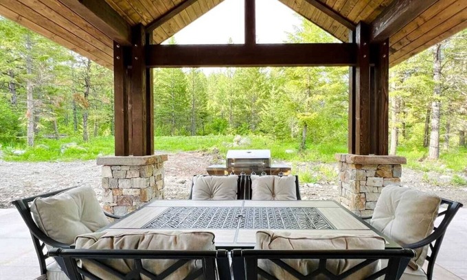 Lakeside House | Whispering Pines Forest Get Away