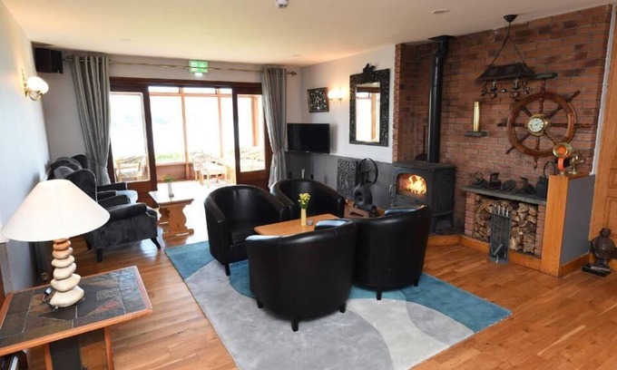Crosshaven Hotel | Whispering Pines