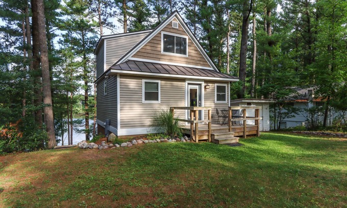 Waupaca Cabin | Whispering Pines on the Lake