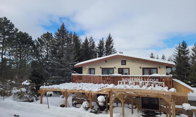 The Blue Mountains Apartment | Whispering Pines Suite at The Bowering Lodge