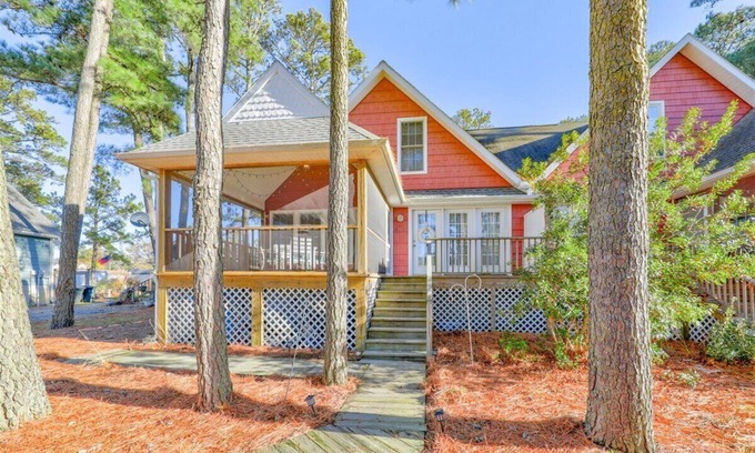 Chincoteague House | Whispering Pines on Chincoteague - Dog Friendly!