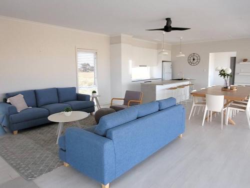 Port Victoria House | Whispering Winds