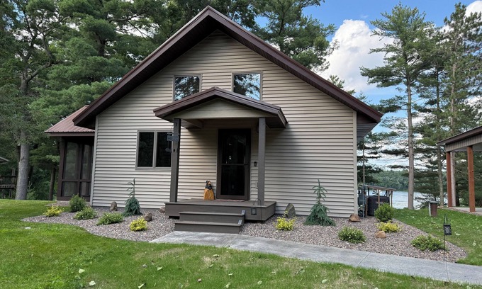 Chetek Cabin | WhistleHaven A cozy lakeside 3-bedroom, 2 bathroom cabin on Prairie Lake, Chetek