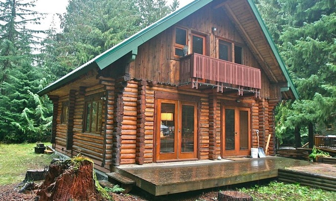 Whistler Cay Estates Cabin | Whistler Cay, Sleeps 6 Adults/2 children, 3 Bedroom Cabin