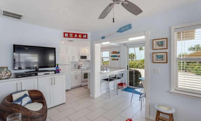Sanibel House | White Caps #7