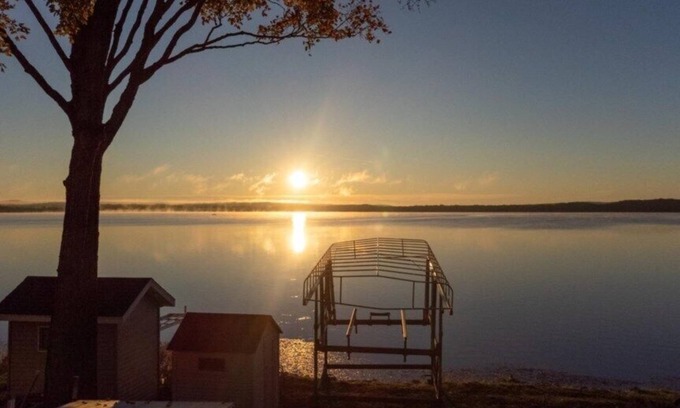 Detroit Lakes House | White Clover Beach Cabin