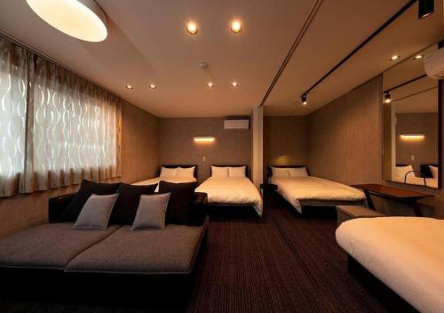 Hakata-ku Apartment | White Crystal RoomB