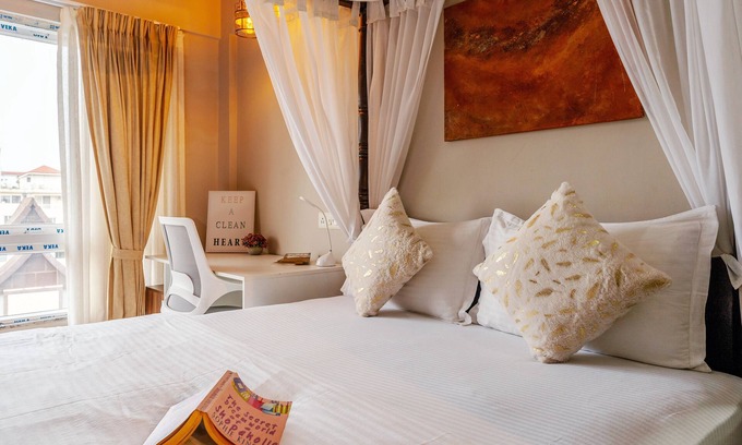 Nerul Apartment | White Feather Castle