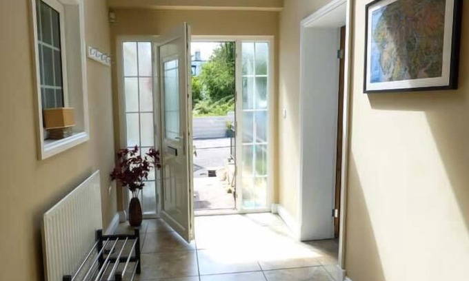 Great Clifton Cottage | WHITE GABLES, family friendly, with a garden in Great Clifton