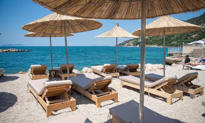 Radhime Hotel | White Hill Radhime