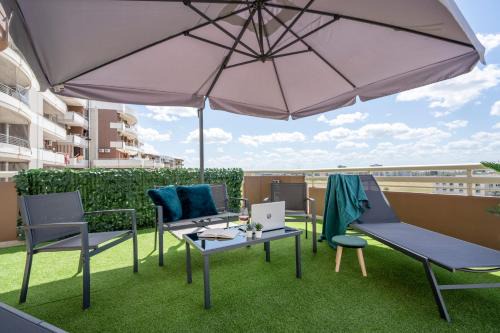 Municipio 3 Apartment | White Horizon