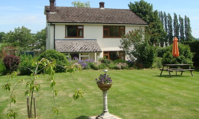 New Radnor House | White House Cottage in Presteigne