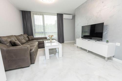 Sandanski Apartment | White lux